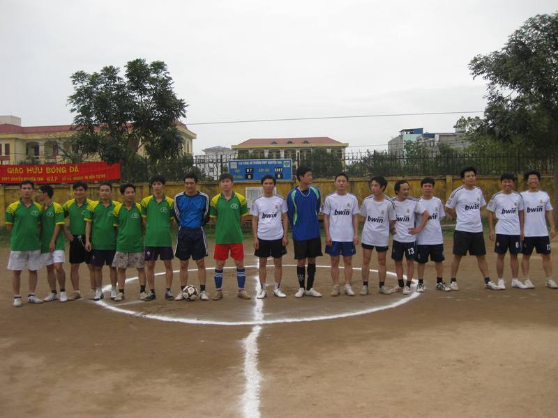 Giao hữu bóng đá tháng 4/2011